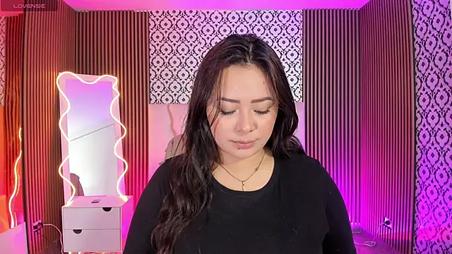 damii tay1 online show from April 22, 2026, 3:09 am