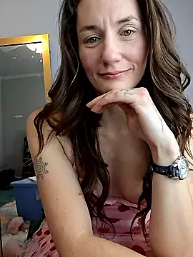 SkyDancerJade online show from April 9, 2026, 7:52 pm