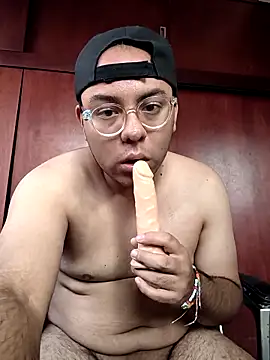 Fernandperez21 online show from February 16, 2026, 11:34 pm