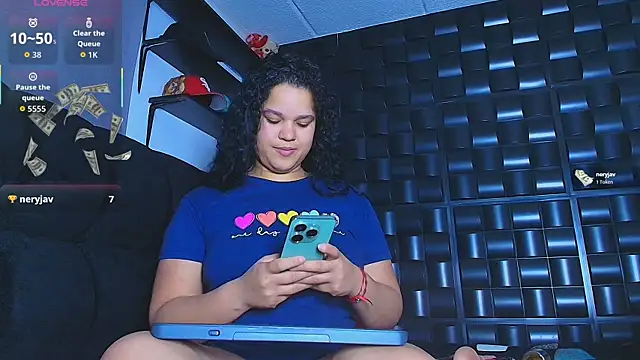 Snapshot of Kesha_rosse_ chatting on December 20, 2025, 7:04 am Kesha rosse online show from December 20, 2025, 7:04 am