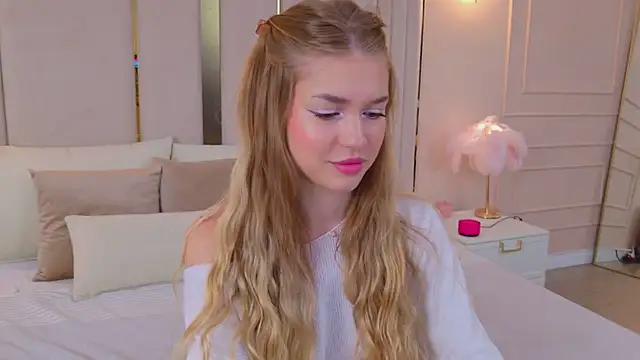 JenniNellson online show from April 10, 2026, 5:39 pm