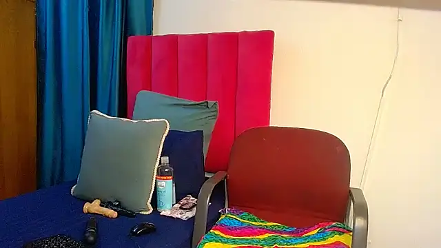 Lisa-001 online show from January 7, 2026, 7:44 am