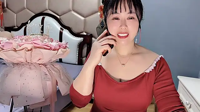 yaoyao22678 online show from April 17, 2026, 2:47 am