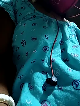 Snapshot of Danielbutterfly chatting on October 31, 2025, 6:03 am Danielbutterfly online show from October 31, 2025, 6:03 am