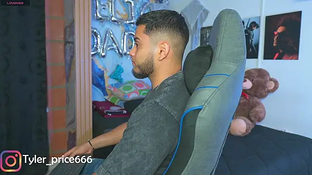 Tiler wolker online show from January 9, 2026, 2:14 am