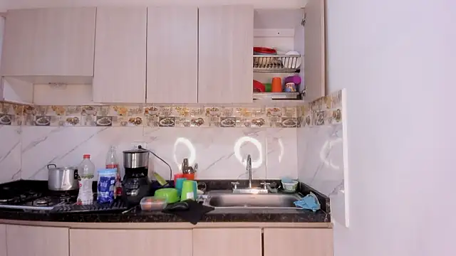 NhoanBrunette online show from March 6, 2026, 1:40 pm