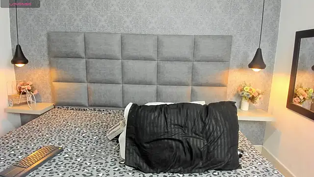 Luna Bella3 online show from November 24, 2025, 11:32 am