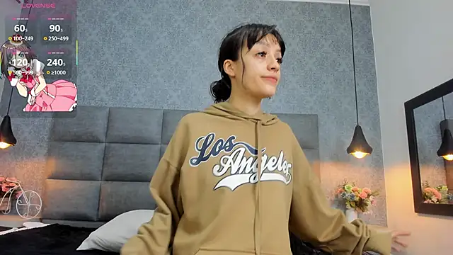 Luna Bella3 online show from November 26, 2025, 11:11 am