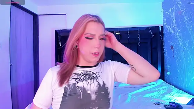 JanneBlossom  online show from December 14, 2025, 10:03 pm