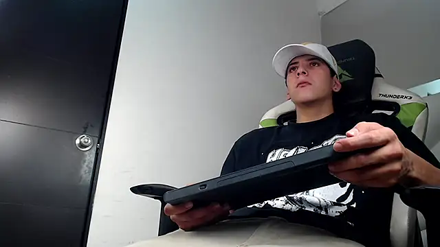 Cash G  online show from November 21, 2025, 8:29 pm