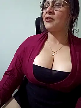 Angie milf50 online show from November 15, 2025, 4:21 am