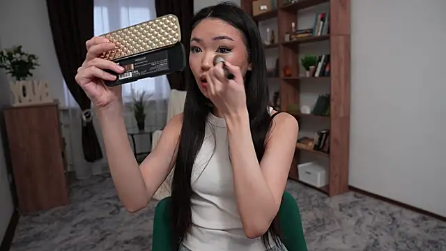 OnieClose online show from December 3, 2025, 8:00 am