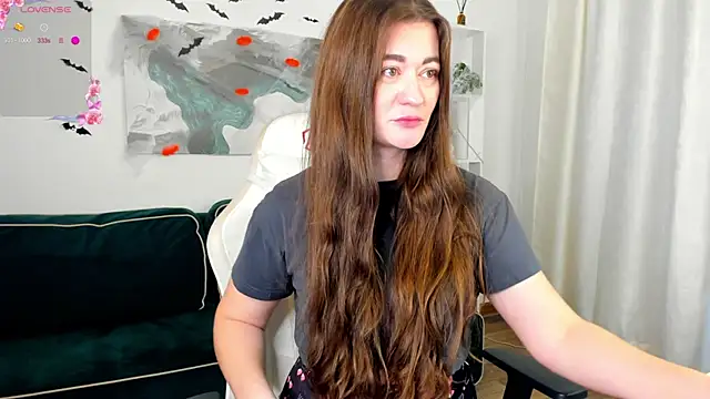 Snapshot of LiyaDaily chatting on October 30, 2025, 1:51 am LiyaDaily online show from October 30, 2025, 1:51 am