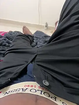 Nazeer8897 online show from October 26, 2025, 10:43 am