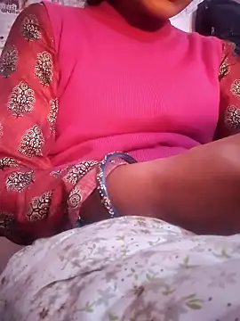 Snapshot of Hot-Rubyy chatting on January 18, 2026, 4:44 pm Hot-Rubyy online show from January 18, 2026, 4:44 pm