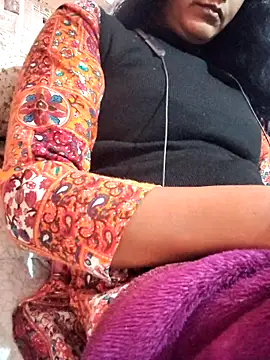 Snapshot of Hot-Rubyy chatting on February 1, 2026, 10:03 am Hot-Rubyy online show from February 1, 2026, 10:03 am