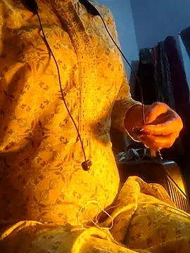 Snapshot of Hot-Rubyy chatting on February 14, 2026, 5:32 pm Hot-Rubyy online show from February 14, 2026, 5:32 pm