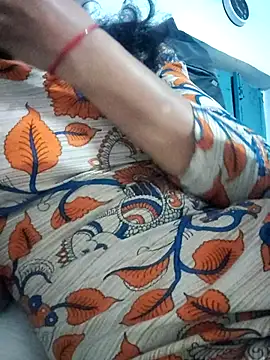 Snapshot of Hot-Rubyy chatting on April 8, 2026, 10:15 am Hot-Rubyy online show from April 8, 2026, 10:15 am