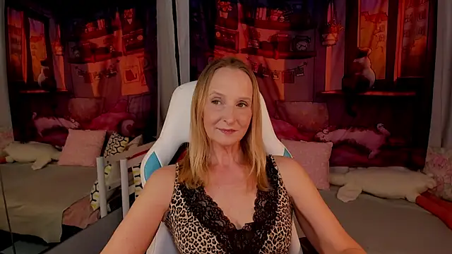 ScarlettPalmer online show from May 13, 2026, 10:56 am