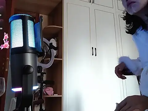 Snapshot of Qt889999 chatting on November 16, 2025, 1:22 am Qt889999 online show from November 16, 2025, 1:22 am