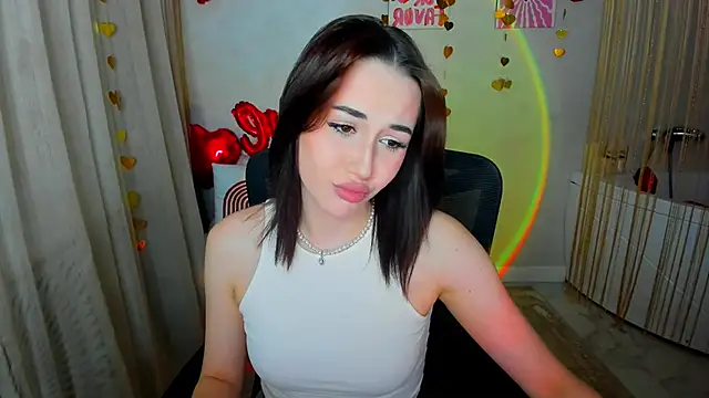 MakeYoueHappy online show from February 8, 2026, 3:43 am