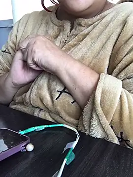 Evil kitty6 online show from November 11, 2025, 4:07 pm