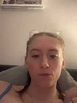 Snapshot of LottieLover chatting on October 26, 2025, 9:21 pm LottieLover online show from October 26, 2025, 9:21 pm