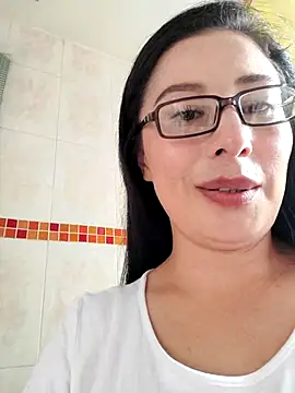 Emma Hotkiss online show from April 22, 2026, 7:59 pm