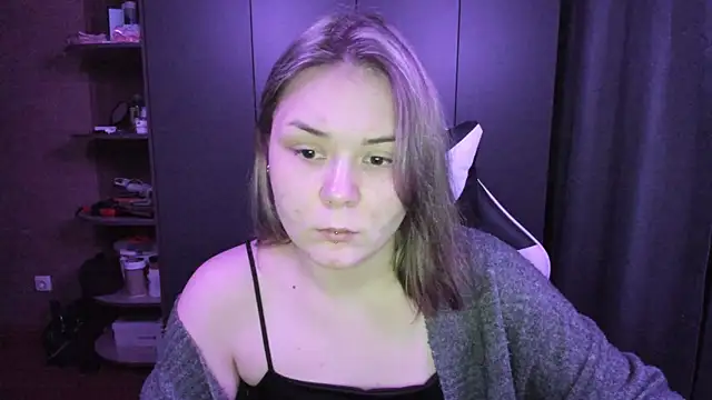 sophia lix online show from November 26, 2025, 3:24 pm