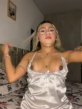 Snapshot of Vicky-Nova chatting on October 29, 2025, 3:09 am Vicky-Nova online show from October 29, 2025, 3:09 am