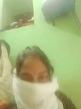 Snapshot of Madhuyadav420 chatting on October 28, 2025, 6:50 am Madhuyadav420 online show from October 28, 2025, 6:50 am