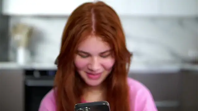 YettaCalabria online show from December 2, 2025, 1:17 pm