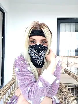 Snapshot of Sweet_xxBuse chatting on January 18, 2026, 10:19 am Sweet xxBuse online show from January 18, 2026, 10:19 am