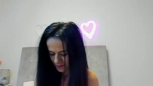 Snapshot of brianaflynt chatting on February 16, 2026, 7:21 pm brianaflynt online show from February 16, 2026, 7:21 pm