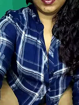 shreyareddy99 online show from January 9, 2026, 3:59 pm