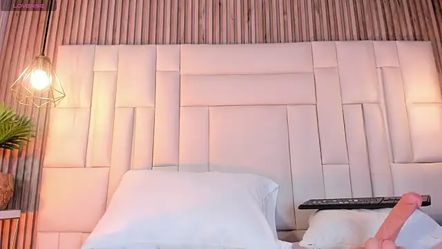 VenuzSofia online show from December 20, 2025, 10:50 pm