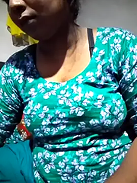 Liza0103 online show from May 23, 2026, 4:33 pm