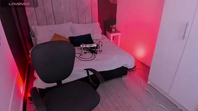 mia jagger online show from March 20, 2026, 7:52 pm