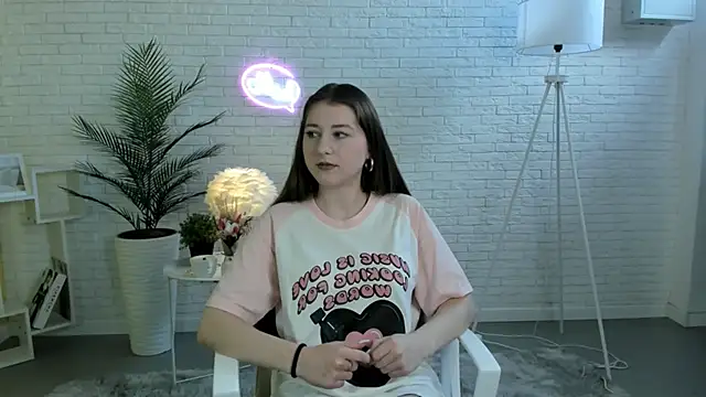 Snapshot of AudriaSagan chatting on November 3, 2025, 7:31 am AudriaSagan online show from November 3, 2025, 7:31 am