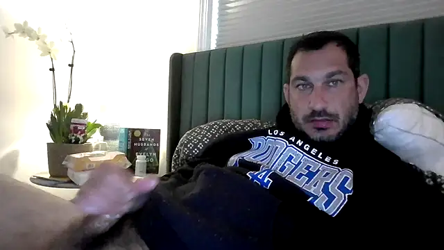 ckraiders84 online show from May 4, 2026, 5:31 pm