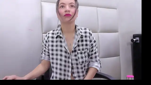 HannMachinne online show from October 27, 2025, 10:47 pm