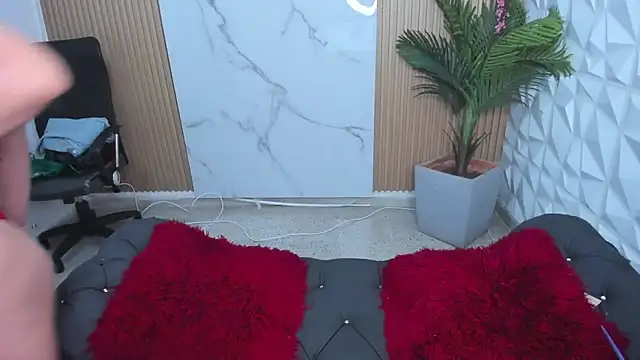 Samantharoseee  online show from November 27, 2025, 2:46 am