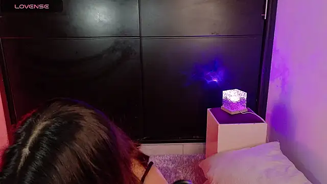 emilyy1  online show from January 10, 2026, 1:02 pm