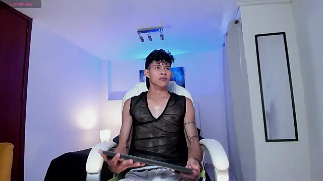 KamiSuarez online show from April 16, 2026, 6:41 pm