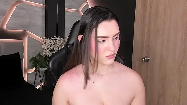 DakotaRussell  online show from April 29, 2026, 8:04 pm