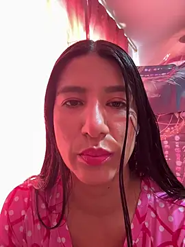 scarlethsb33 online show from November 4, 2025, 12:37 pm