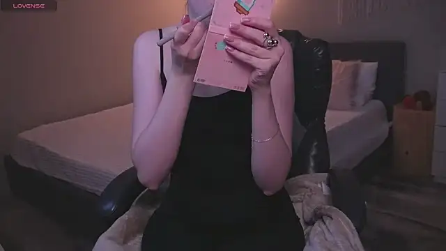 R I N A online show from April 3, 2026, 1:14 am