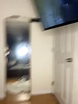 Snapshot of sluttyAlly21_ chatting on October 28, 2025, 8:40 am sluttyAlly21  online show from October 28, 2025, 8:40 am