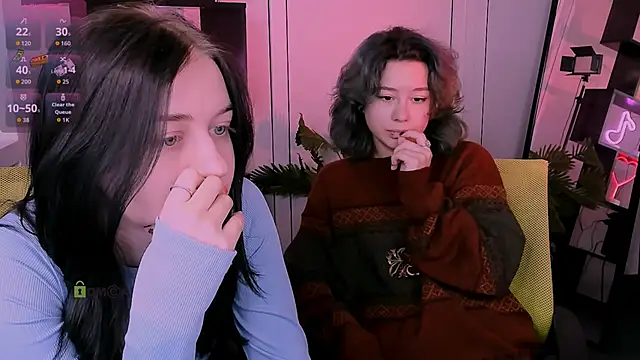 Snapshot of karolina_vendi chatting on November 6, 2025, 2:07 pm karolina vendi online show from November 6, 2025, 2:07 pm