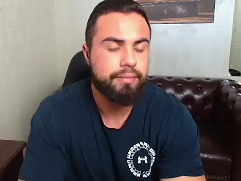 HayesWood online show from December 18, 2025, 5:46 am